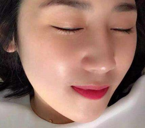 药店里都有的它,配合蜂蜜敷脸,一周斑点消失