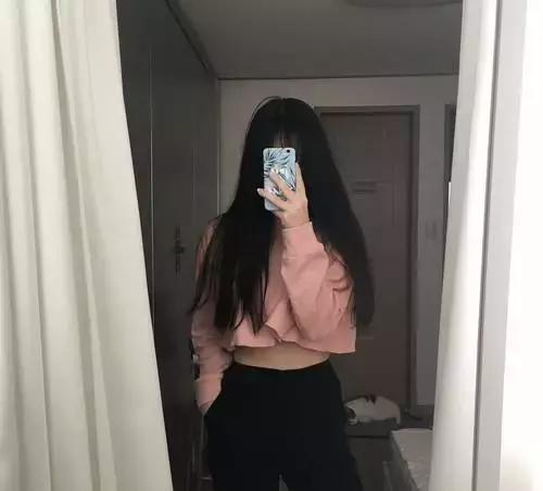 搞神秘这种拍照方法最适合不想露脸的女孩们咯 ~把手机或相机挡在你