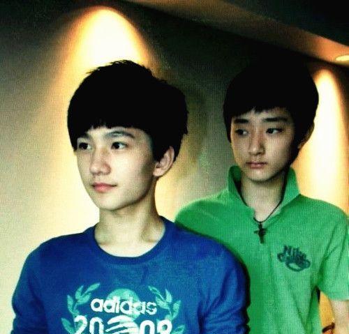 (歪个楼,杨洋后面的是于小彤吗?
