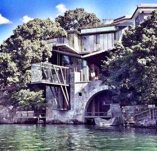 杨丽萍“月亮宫”被拆,鲁豫立下“汗马功劳”