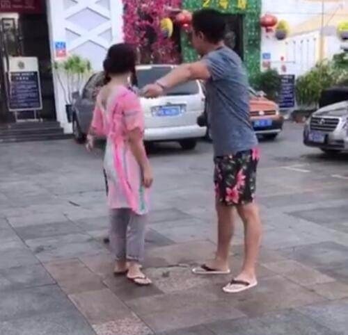 近日，出道多年不红的黄宗泽前女友刘希媛，因违停事件一骂成名。