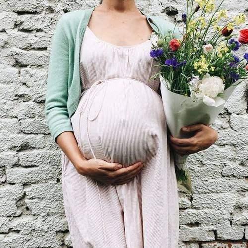 为什么有些孕妇的肚子不显怀? 因为她们一般都有这4个