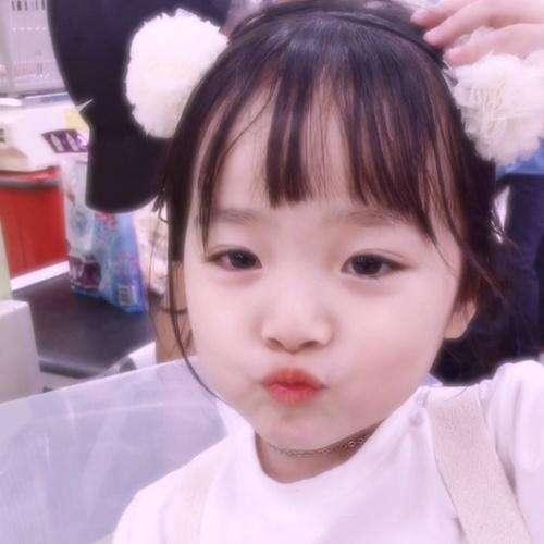 韩国小萌娃权律二近照曝光,曾靠表情包火爆ins