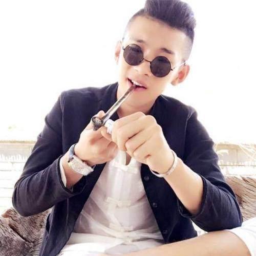 快手红人杨清柠挑战关掉美颜直播,网友蒙圈了