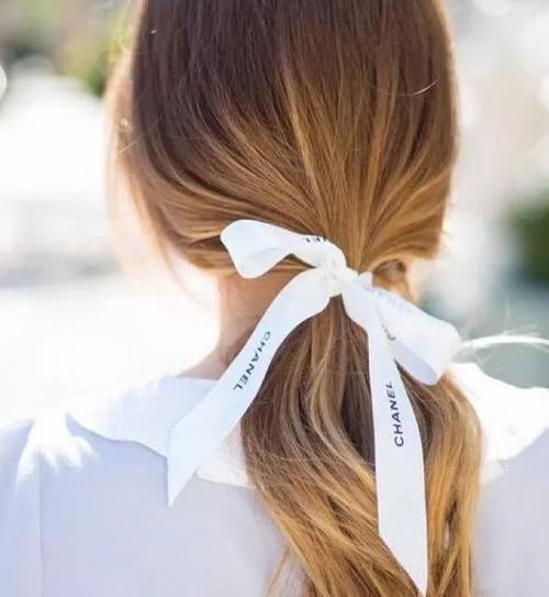 香奈儿包装上的丝带当发带竟这么惊艳!