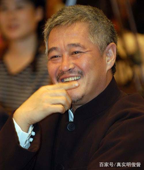 赵本山在东北为什么无人敢惹？全靠他们四个，个个来历不凡！
