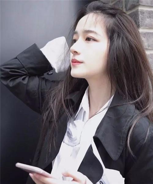 和女生约会聊天聊什么比较好呢？