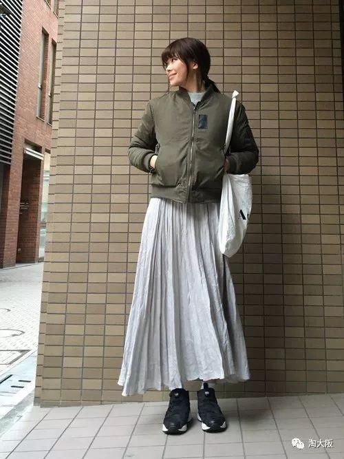 GU和优衣库告诉你长裙才是今年冬季日本流行的穿搭