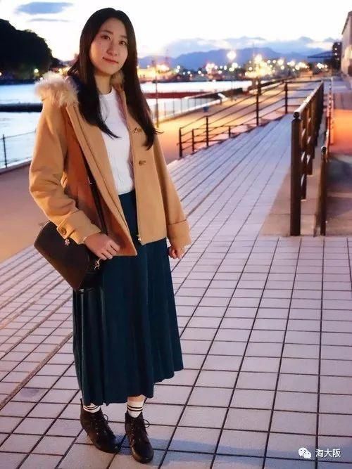 GU和优衣库告诉你长裙才是今年冬季日本流行的穿搭