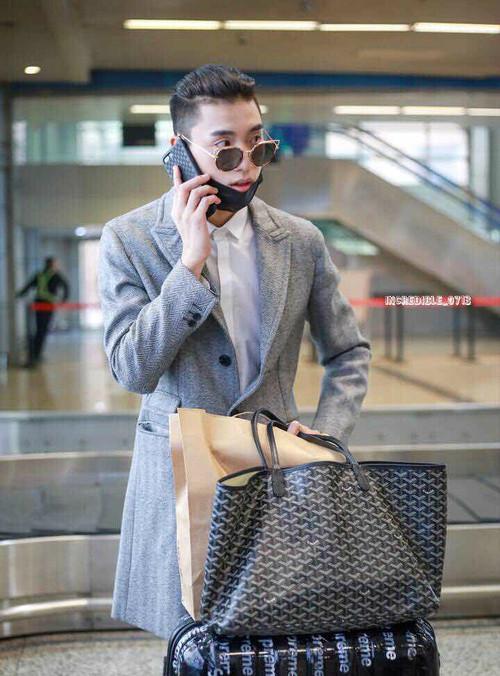 偶像练习生王子异一身衣服将近十万, 果然是贫