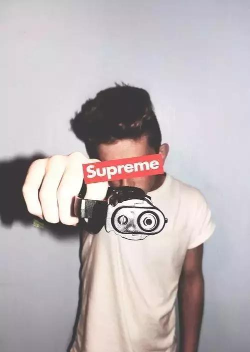 Supreme的潮屌壁纸送你,喜欢的拿走!|GIF