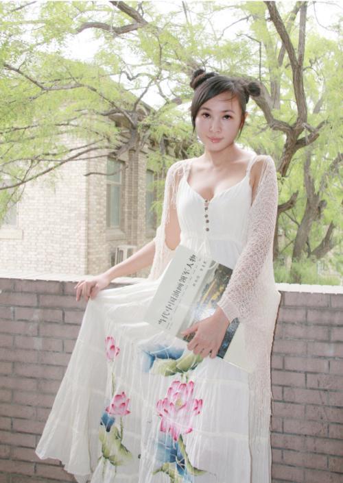 山鬼画作第一人,用女儿做裸模作画,褒贬不一