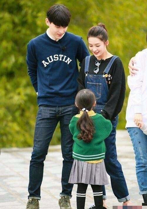 邓伦发微博用三字表白李沁!爱情终成真?