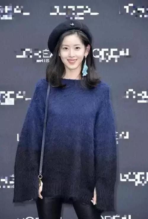 李宇春和范冰冰同现巴黎时装周, 一个美炸天, 一个却穿成灾难!