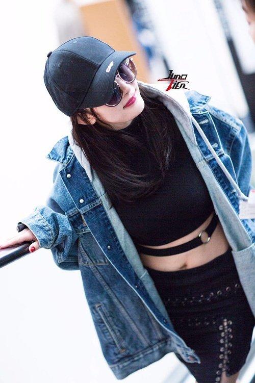 杨幂露腰赘肉显现,无意间圈粉无数!网友:好看,