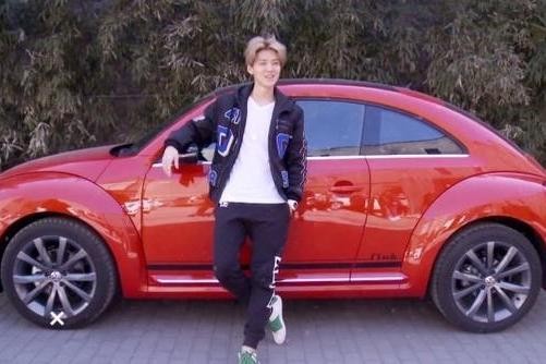 鹿晗最贵的车竟然是这台？关晓彤座驾也不差！