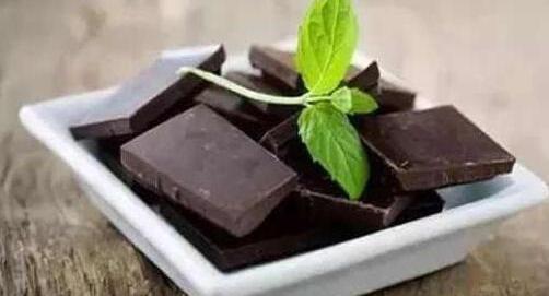 吃黑巧克力的好处和坏处