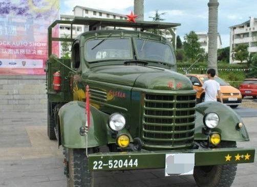 七八十年代的回忆，这辆车带动了中国的经济，只有动力没有内饰！