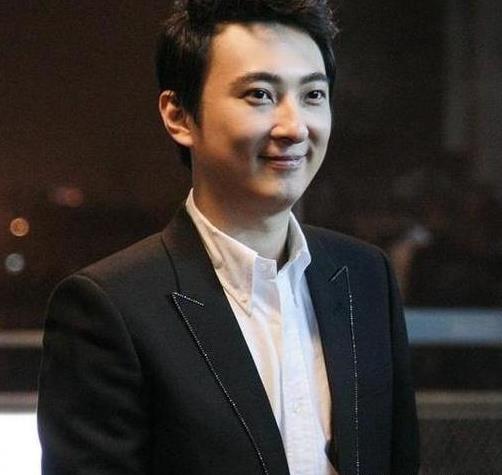 &ldquo;娱乐圈纪检委&rdquo;王思聪到底喜欢什么样的女孩？她就是标准！