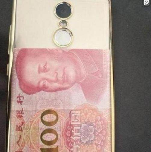 为什么都喜欢在手机壳里面放100块钱,原来有这