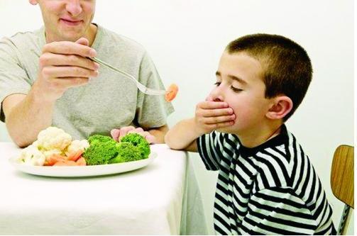 十岁男孩肚子疼以为吃坏肚子急就医, 医生检查