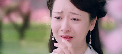 杨紫版白蛇变哭戏专业户,这些虐心哭戏都是这