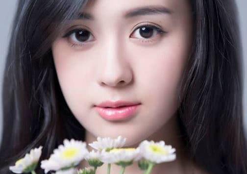 2018会火上加火的4位女明星: 宋祖儿第三, 第一原来是她