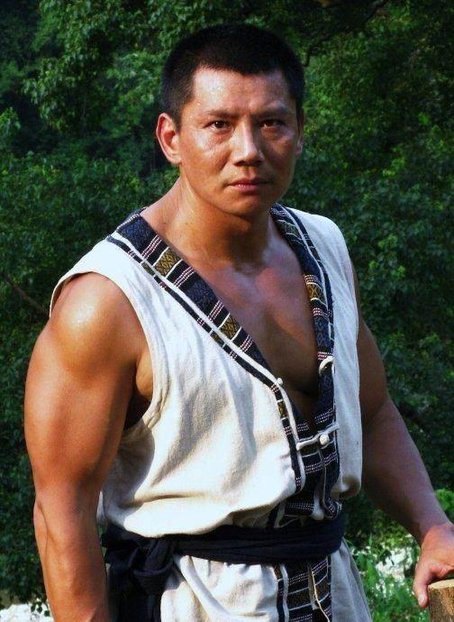 这些演员个个肌肉发达, 只是你没发现而已