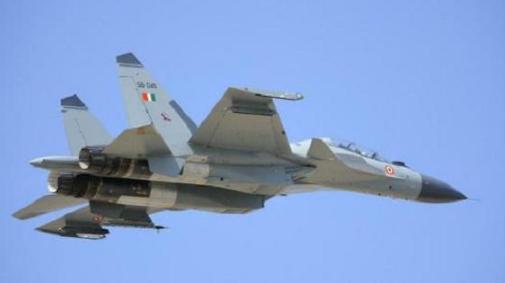 中国军工神一样般的存在,仿造出苏27战机,歼1