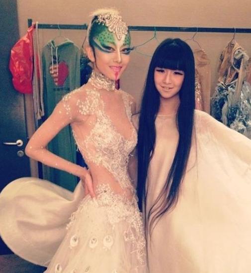 舞蹈新星小彩旗沦为夜店女王，杨丽萍失望至极力推另一侄女！