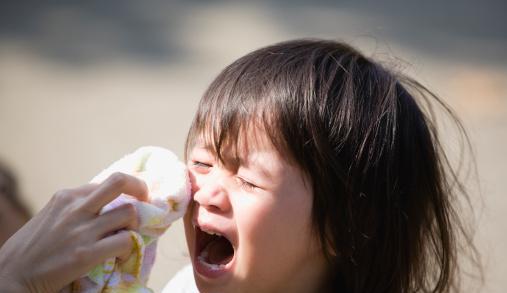 不许孩子哭?这也许会伤害孩子一辈子