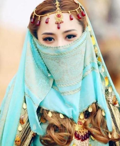 戴面纱的4位古装美人,唐嫣妩媚,阿娇超美,却都完全不及她!