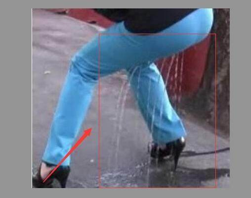 男司机高速路上尿急好解决,女司机憋尿憋不住怎么办?-手机新浪汽车