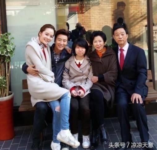 娶了外国媳妇的中国男人很得意 可嫁给老外的中国女人却混成这样
