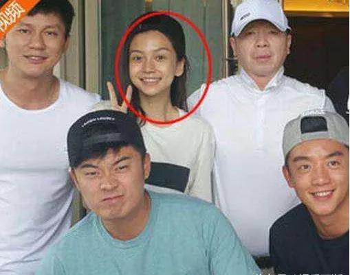 女星素颜照曝光：霍思燕抬头纹明显，章子怡成黄脸婆，最丑的是她