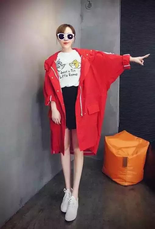 女胖子穿风衣_胖子穿风衣搞笑图(3)