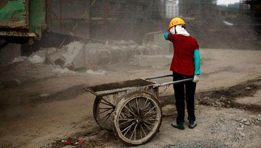 老婆三更半夜不睡觉,我以为是她生病了,起来一