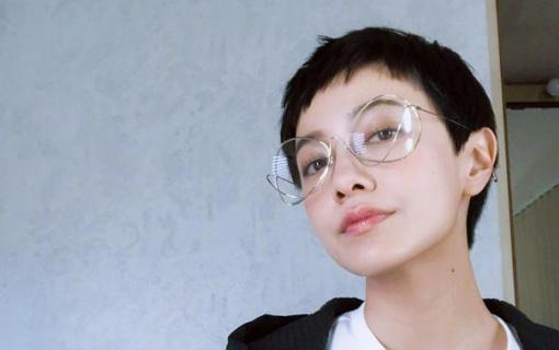 和迪丽热巴撞衫、撞眼镜的明星, 李荣浩亮了, 眼