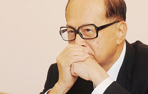 弃美国绿卡回国,出身赌业世家却不靠父亲,月赚