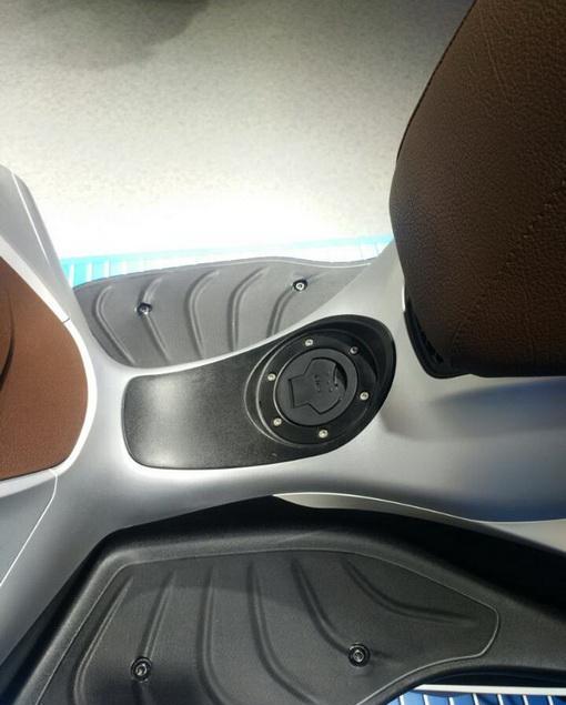 比亚乔原装进口150踏板亮相 带ABS水冷散热