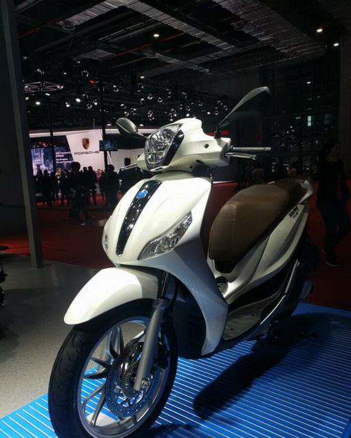 比亚乔原装进口150踏板亮相 带ABS水冷散热