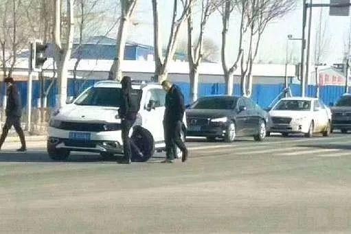 新晋网红“领克01”上演断轴大戏，这一断凉了多少人的心！