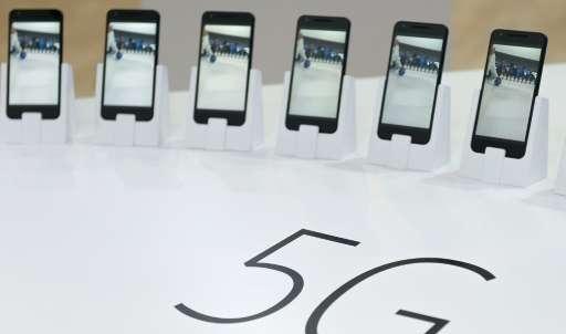 中兴推出世界上第一款5G智能手机