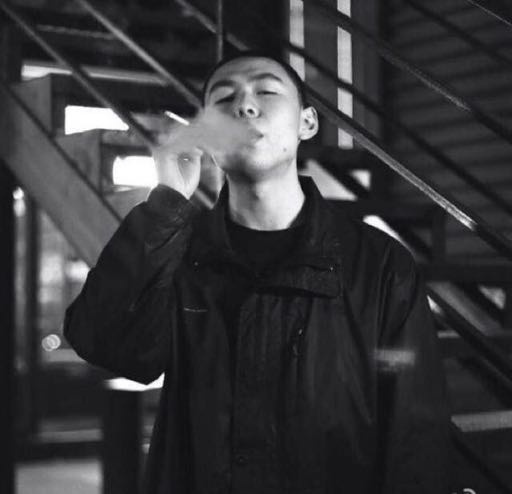 л�۶��Ƽ���rapper�ɶ�˵������Y.O.U.N.Gһ�־���