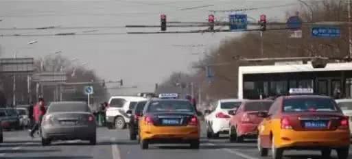 2018年闯黄灯发现一次扣6分罚200