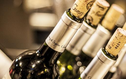 红酒保质期一般多久?放了10年还能喝吗?这才