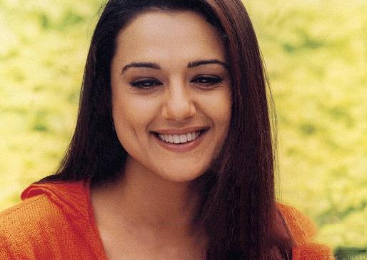 因宗教不合他抛弃女友,父亲倒台后他入狱,不料