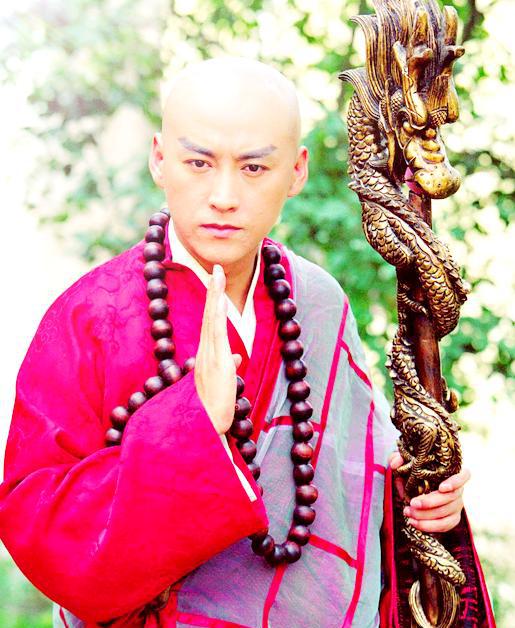 被评为最帅法海,也是千面小生,40岁终得子,今生活幸福
