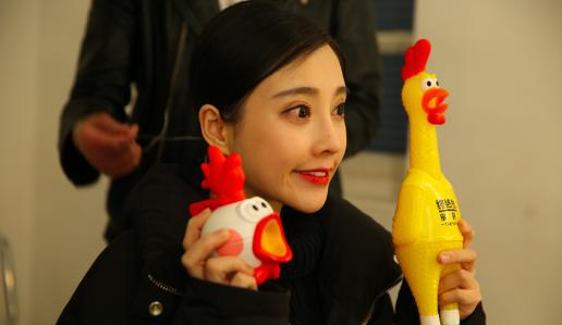 冯提莫化身酷女郎登上《男人装》终结者2全球