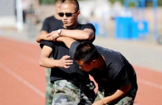 中国少林第一保镖，连马云的保镖都比不过，开百万豪车仅代步